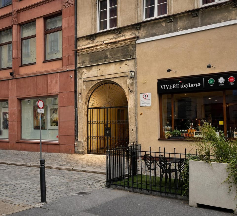 City Center Balcony Apartment Apartment in Wroclaw