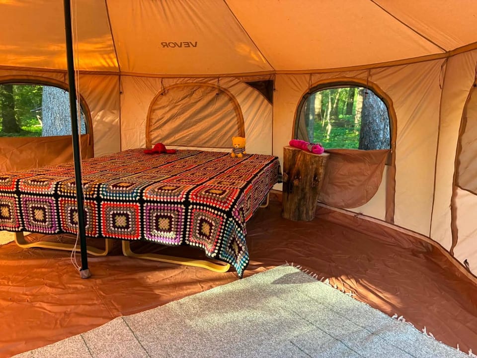 Bed, Bedroom