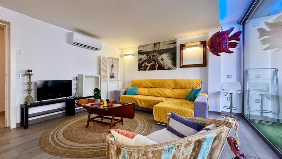 Modern apartment - right on the beach in Arguineguín Apartment in Arguineguín