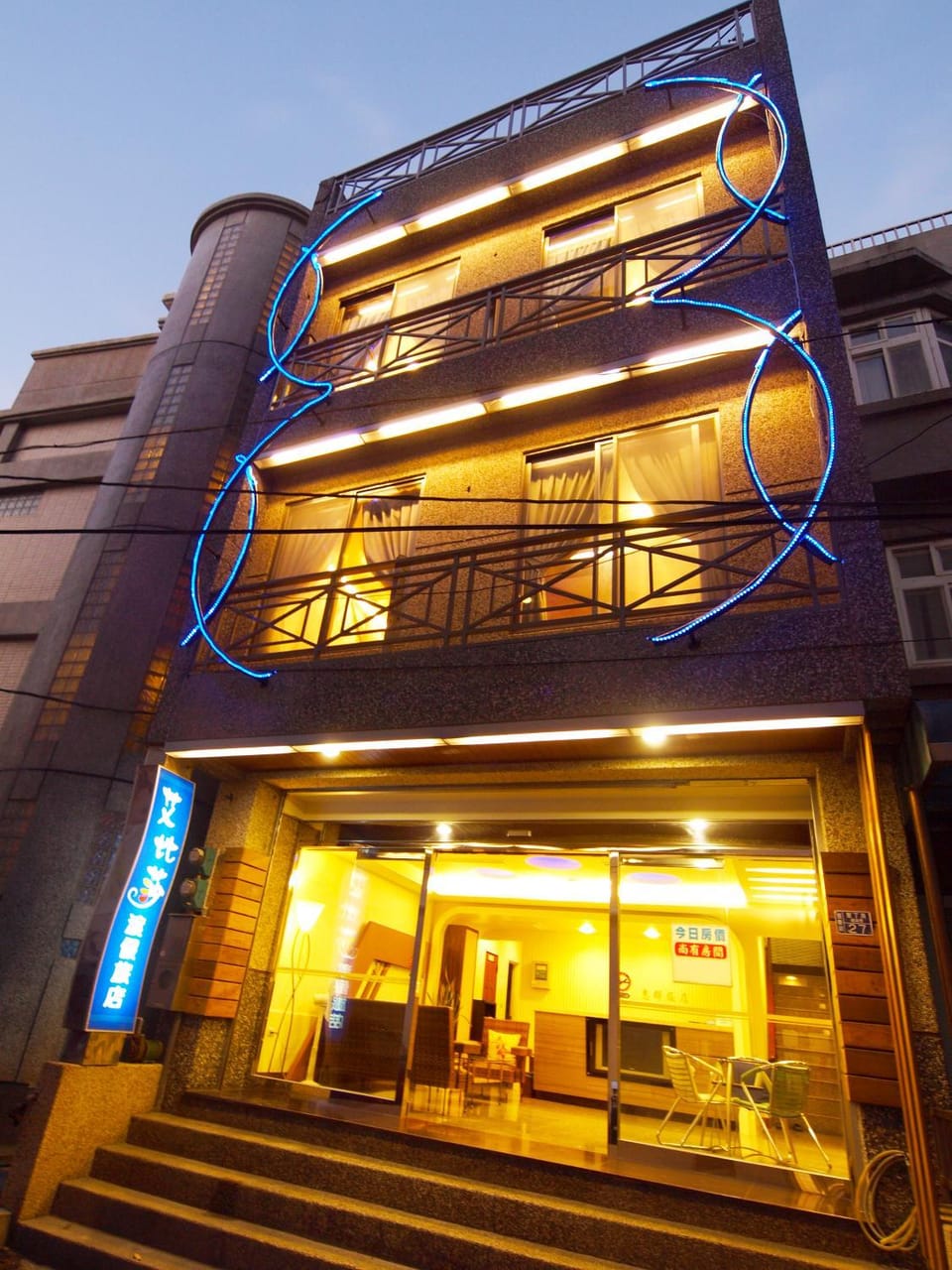Facade/entrance, Bird's eye view