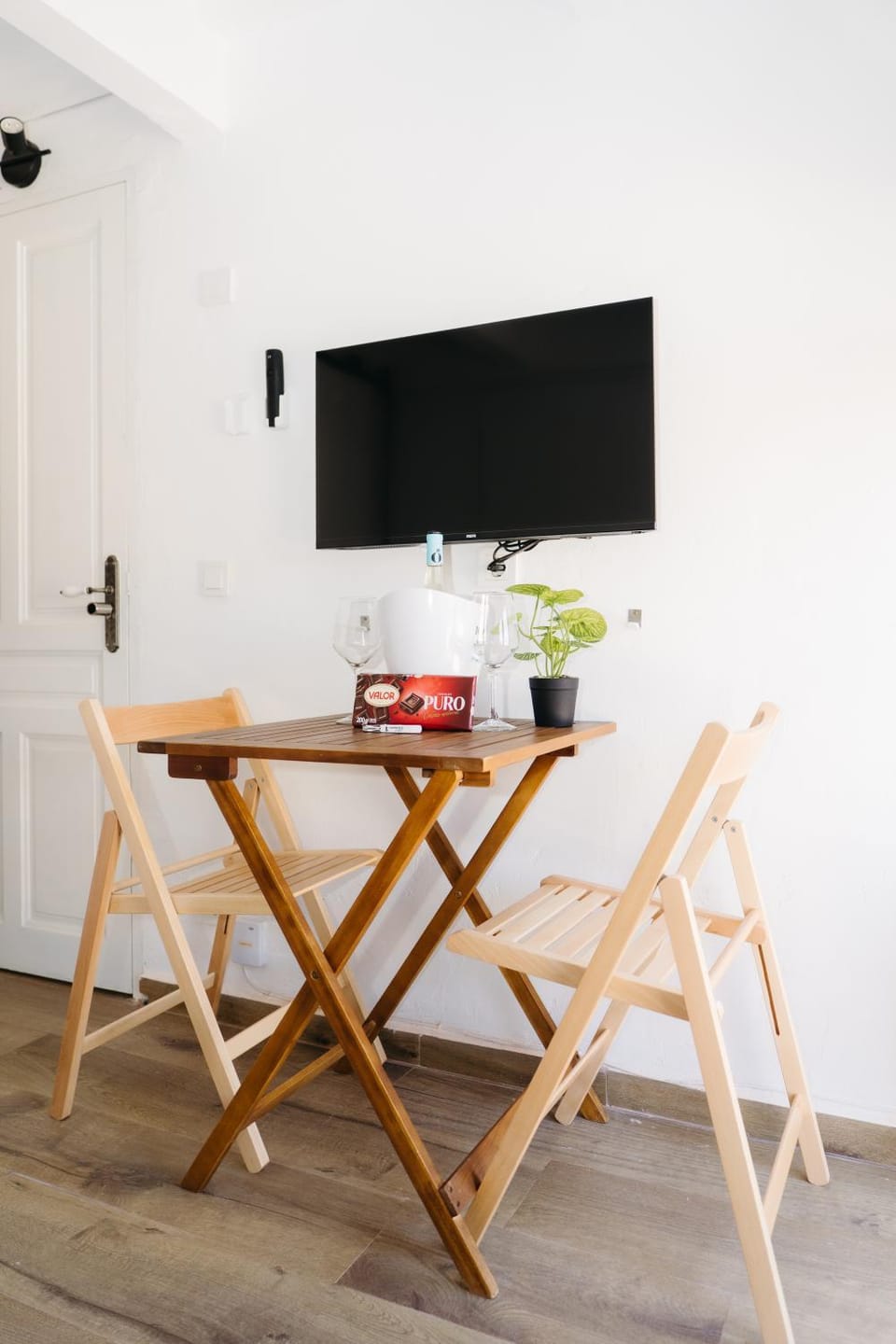 TV and multimedia, Dining area