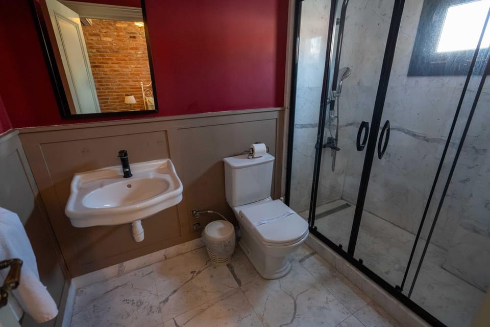 Shower, Toilet, Bathroom