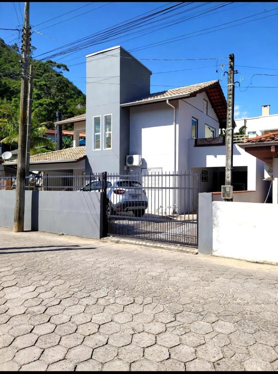 casa com 4 quartos 200mts da praia de Canto Grande House in Bombinhas