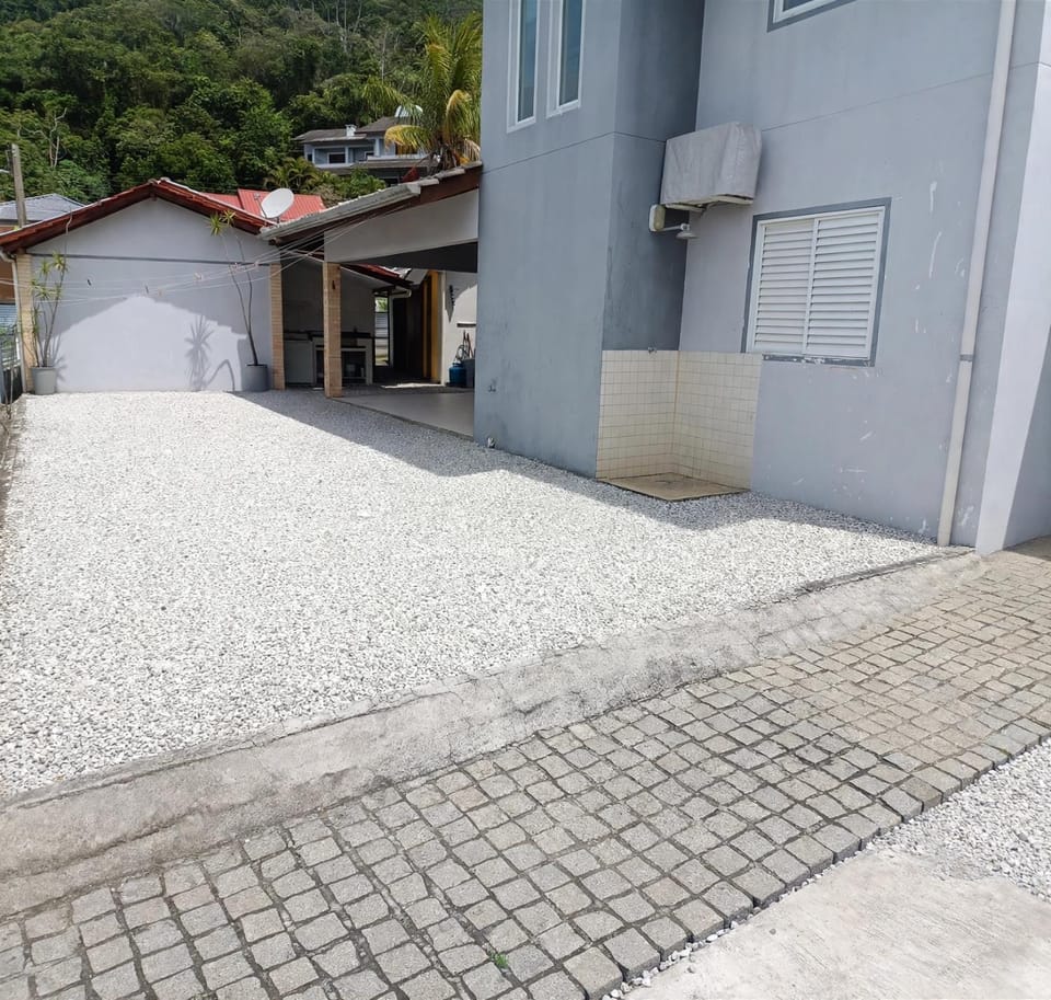 casa com 4 quartos 200mts da praia de Canto Grande House in Bombinhas