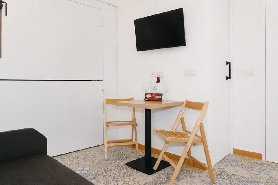TV and multimedia, Living room, Dining area
