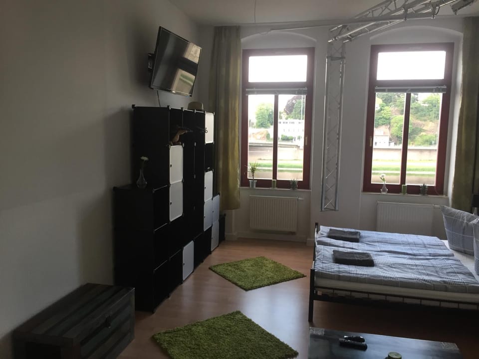 TV and multimedia, Living room, Bedroom