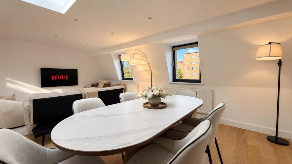 Living room, Dining area