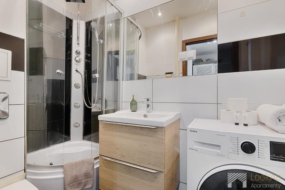 Shower, Bathroom, washing machine