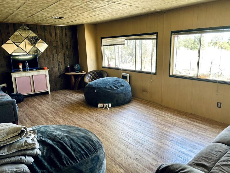 Charming Rural Home with Mountain Views & Starlink Internet near Highway Access in Remote New Mexico House in New Mexico