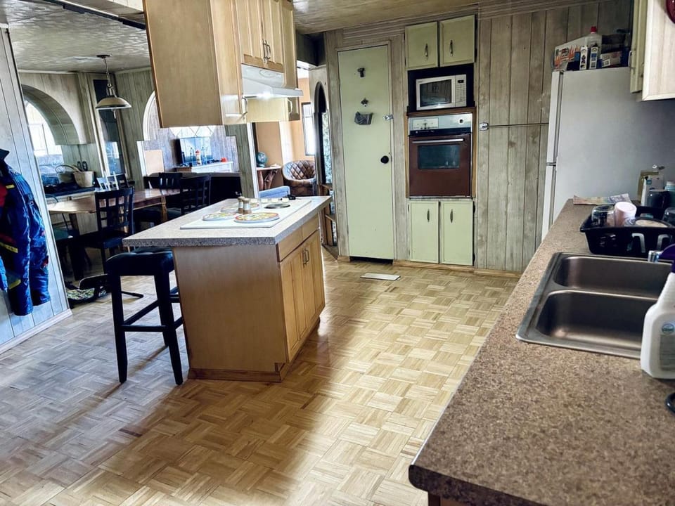 Charming Rural Home with Mountain Views & Starlink Internet near Highway Access in Remote New Mexico House in New Mexico