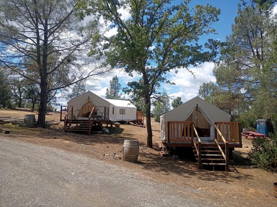 Off-Grid Glamping Tent with Rustic Firepit in Geyserville, California House in Sonoma County