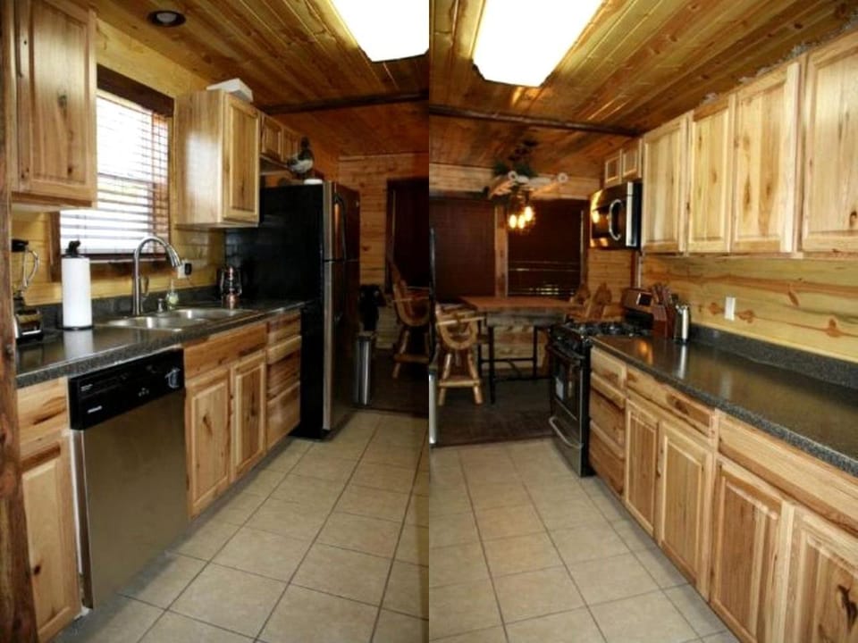Gorgeous Rustic Log Cabin Rental with Fire Pit in Cotter, Arkansas Cabin in Cotter