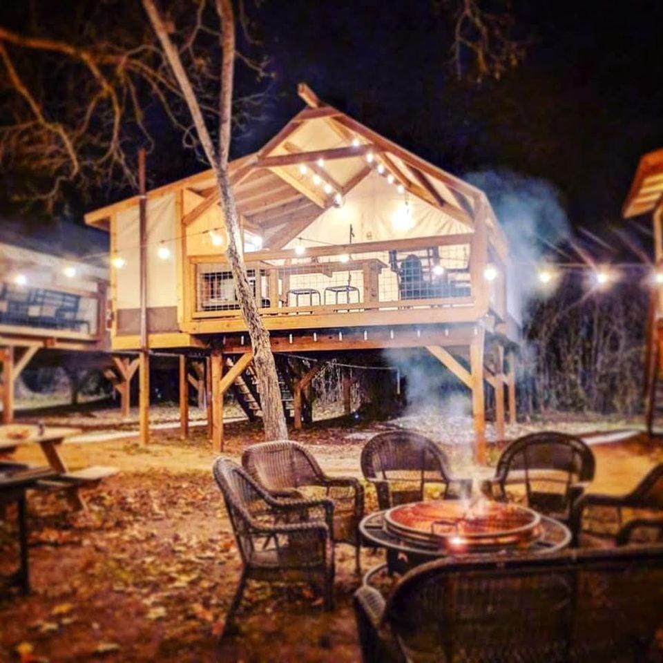 Creekside Cabin with a Hot Tub for a Texas Glamping Holiday in Geronimo Cabin in Seguin