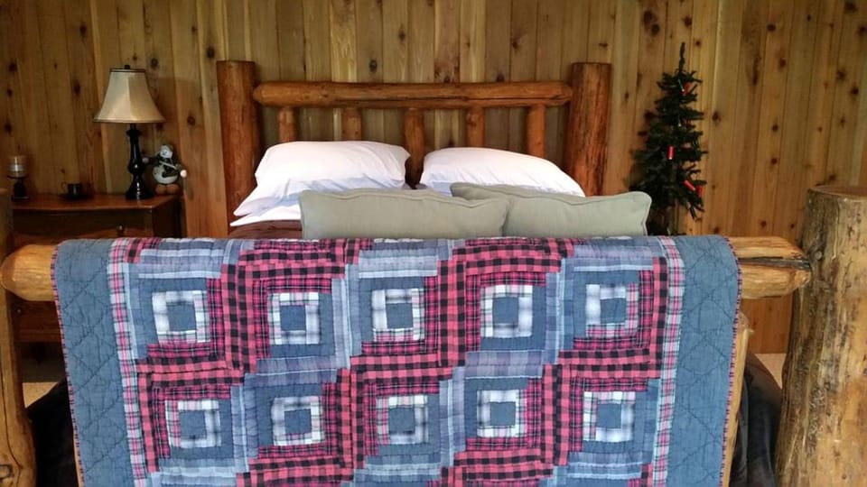 Gorgeous Cabin Rental on 10 Acres in Coeur D'Alene Mountains, Idaho Cabin in Idaho