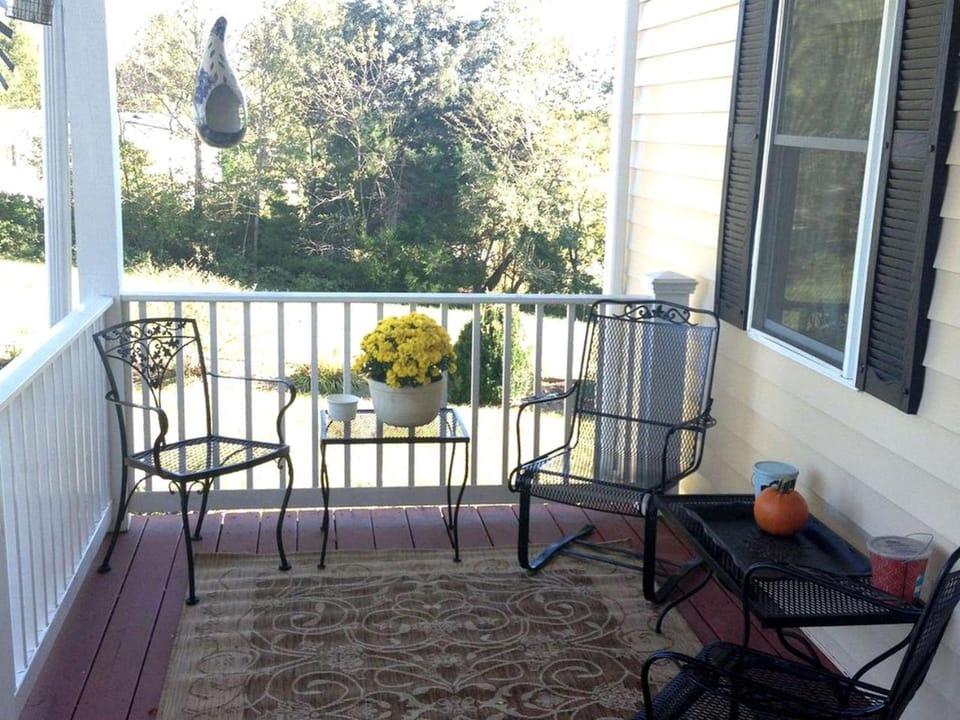 Private Cottage Rental in the Blue Ridge Mountains of Massies Mill, Virginia House in Massies Mill