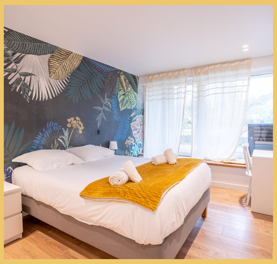 Bed, Bedroom