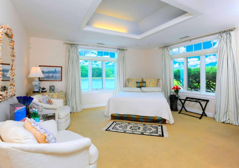 Serene Bed and Breakfast Suite for a Weekend Getaway on the Long Island Sound, Connecticut House in Branford