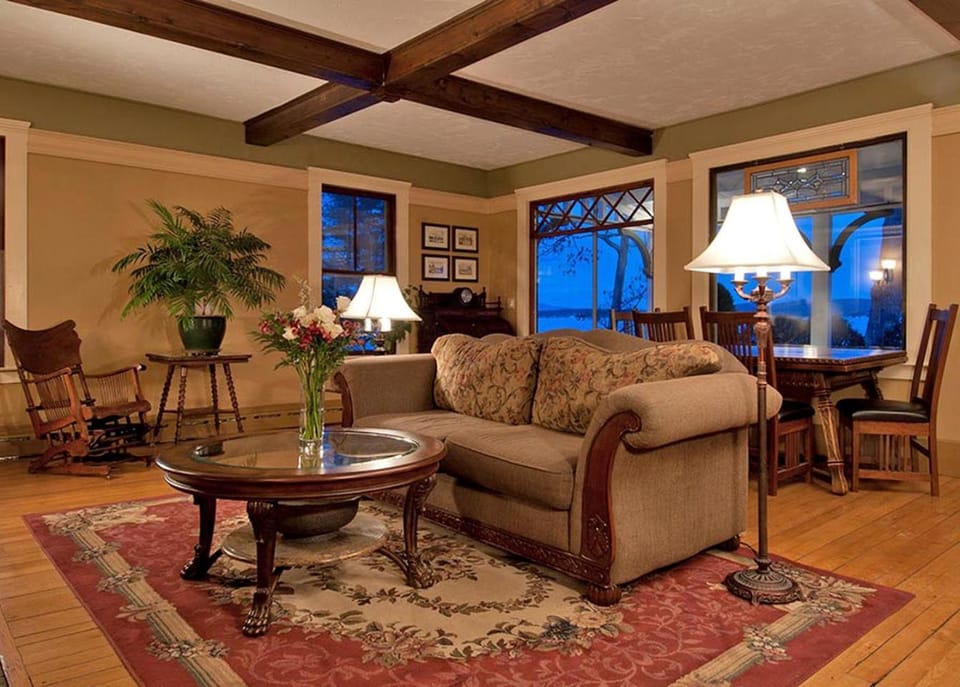 Delightful Lake House Rental near Gilford, New Hampshire House in Lake Winnisquam