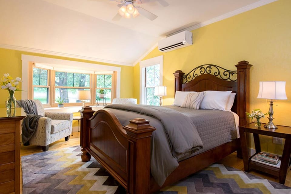 Delightful Lake House Rental near Gilford, New Hampshire House in Lake Winnisquam