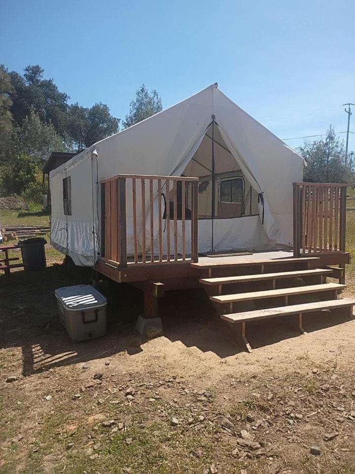 Rustic Glamping Hideaway with Cozy Firepit in Geyserville, California House in Sonoma County