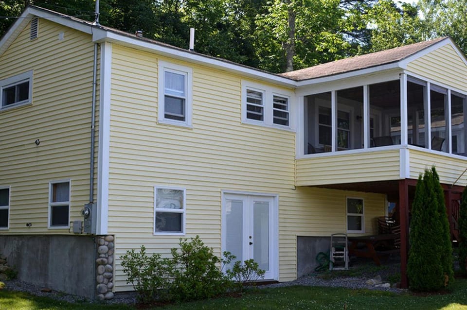 Comfortable Group Camping Rental with Weber Gas Grill in Lake Region of New Hampshire House in Laconia