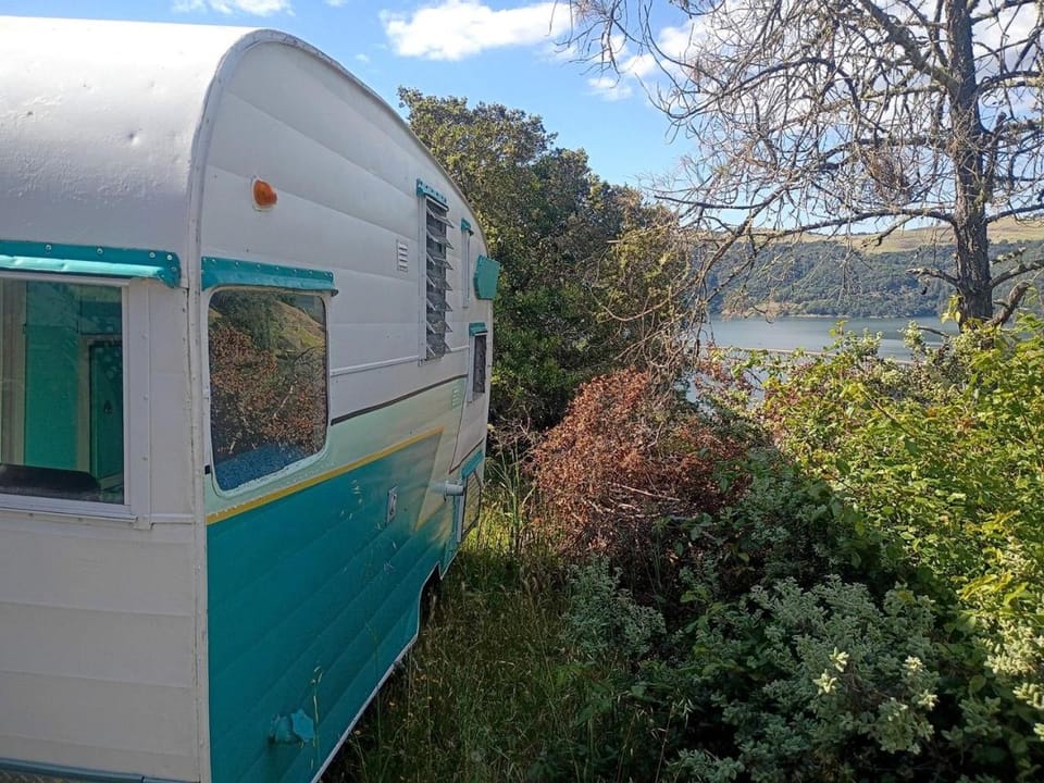 Vintage Shasta Camper with Relaxing Fire Pit Escape on Geyserville, California House in Sonoma County