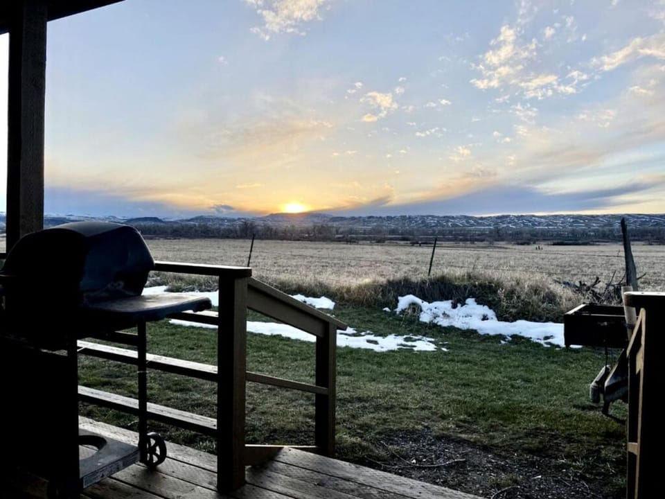 Lovely Cabins with a View near the Bighorn River in Fort Smith, Montana Cabin in Montana