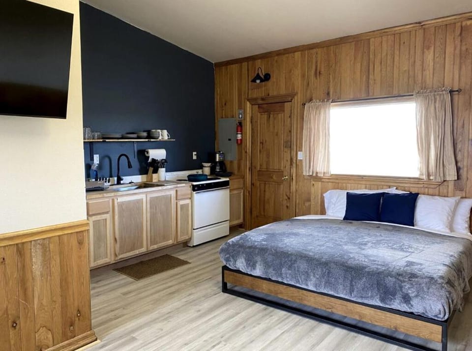 Lovely Cabins with a View near the Bighorn River in Fort Smith, Montana Cabin in Montana