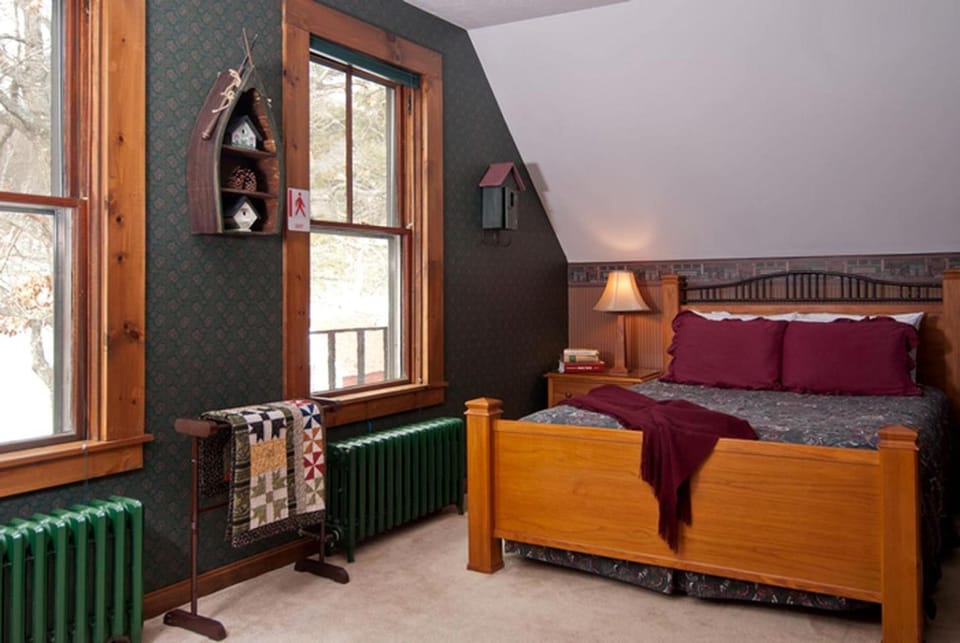 Idyllic Lake Vacation Rental near Gilford, New Hampshire House in Lake Winnisquam