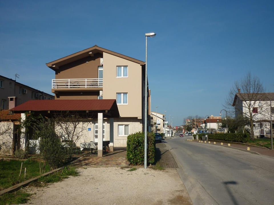 Property building, Day