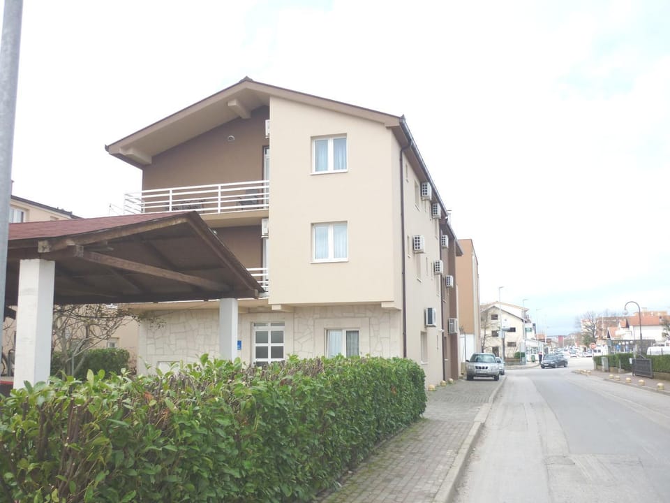 Property building, Day