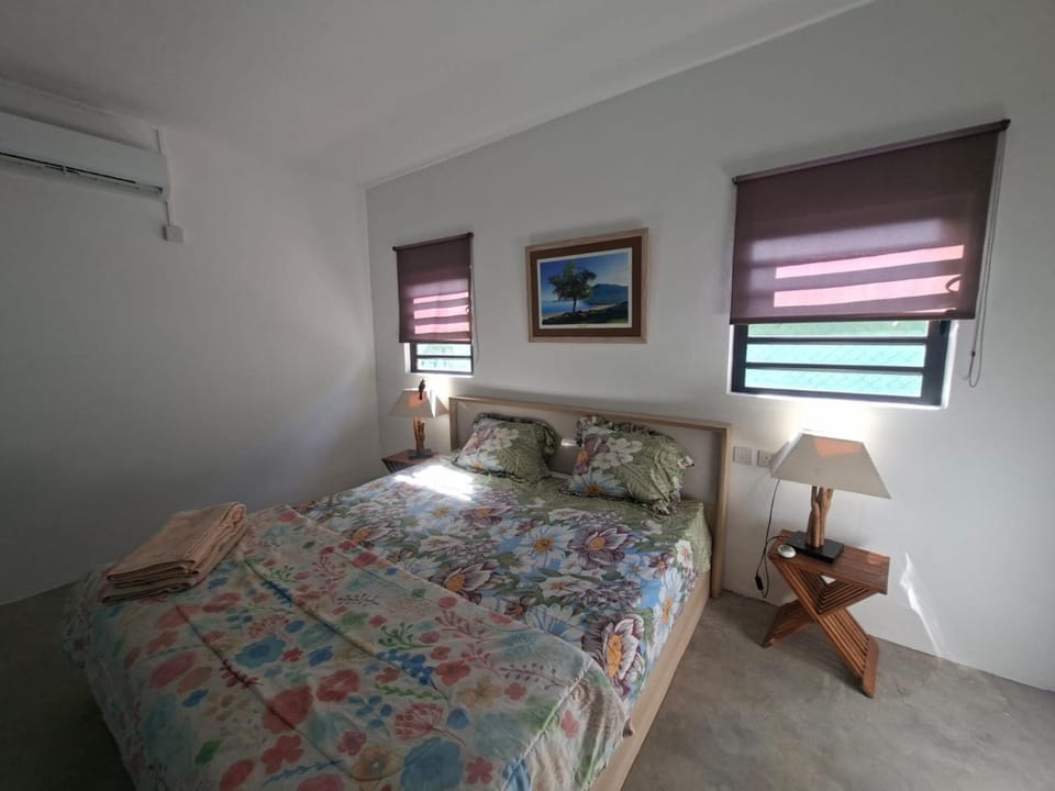 Bedroom, air conditioner