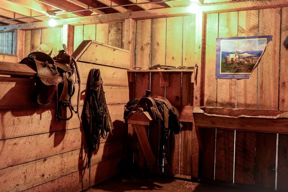 Western-Themed Cabins on Luxury Bull Ranch in Washington State Cabin in Franklin D Roosevelt Lake