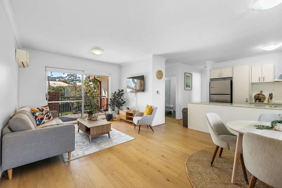 Kitchen or kitchenette, Living room, Dining area
