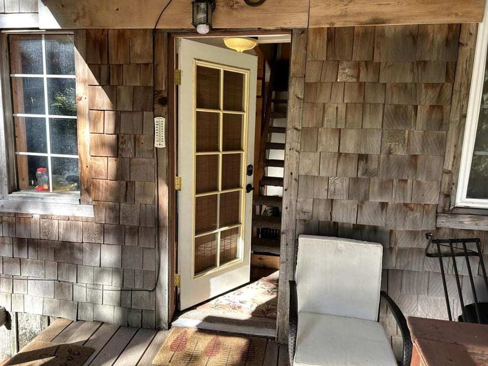 Serene Historic Cabin with Forest Views Near Palomar Mountain State Park in Palomar Mountain, California Cabin in Palomar Mountain