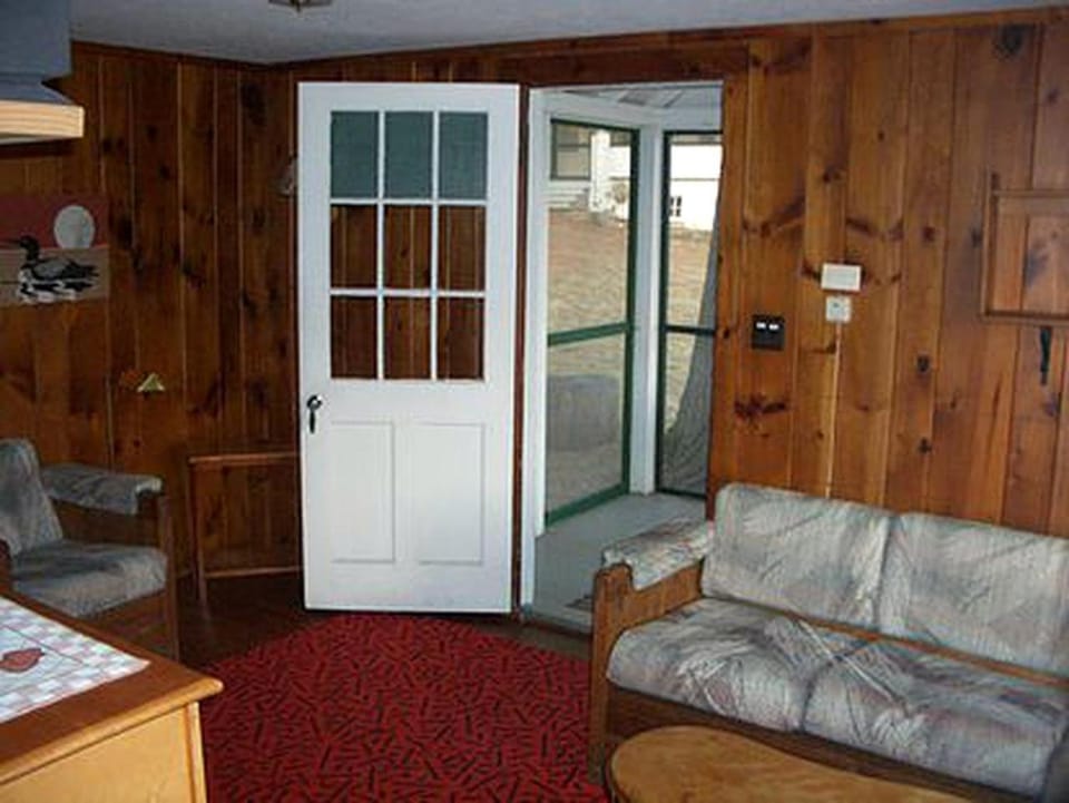Lakefront Cottage Getaway with Lovely Views on Lake Winnipesaukee, New Hampshire House in Center Harbor