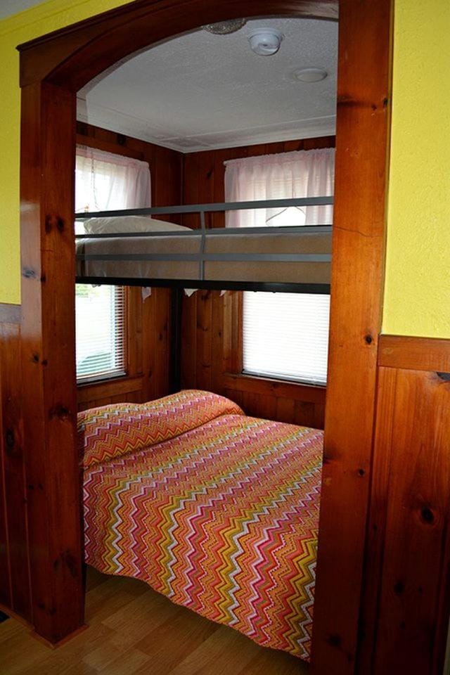Charming Five-Person Cottage Rental near Lake Winnisquam, New Hampshire House in Laconia