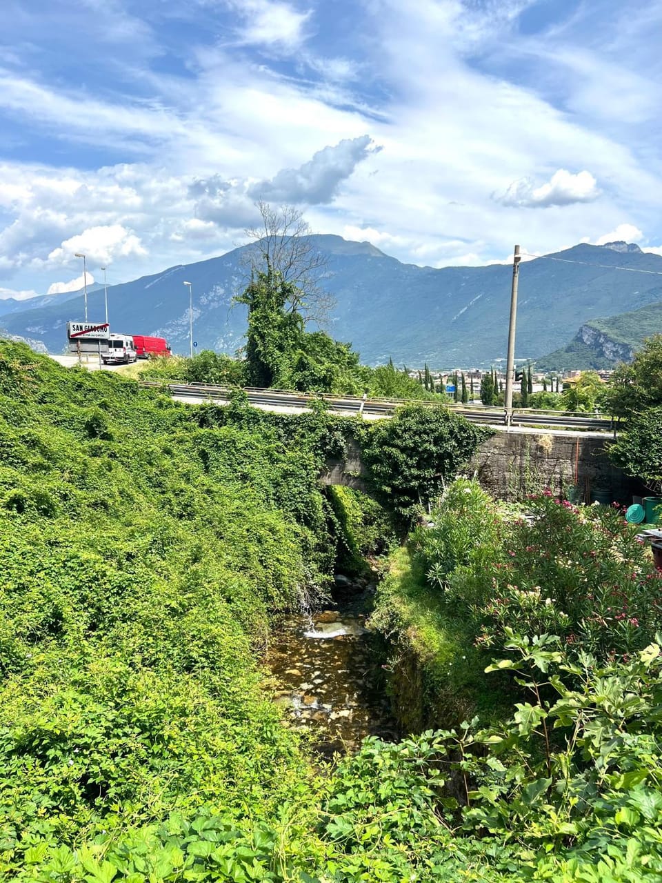 Neighbourhood, Natural landscape