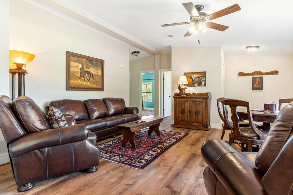 Serene Vacation Rental in the Heart of Texas Hill Country for a Peaceful Getaway in Pipe Creek, Texas House in Pipe Creek
