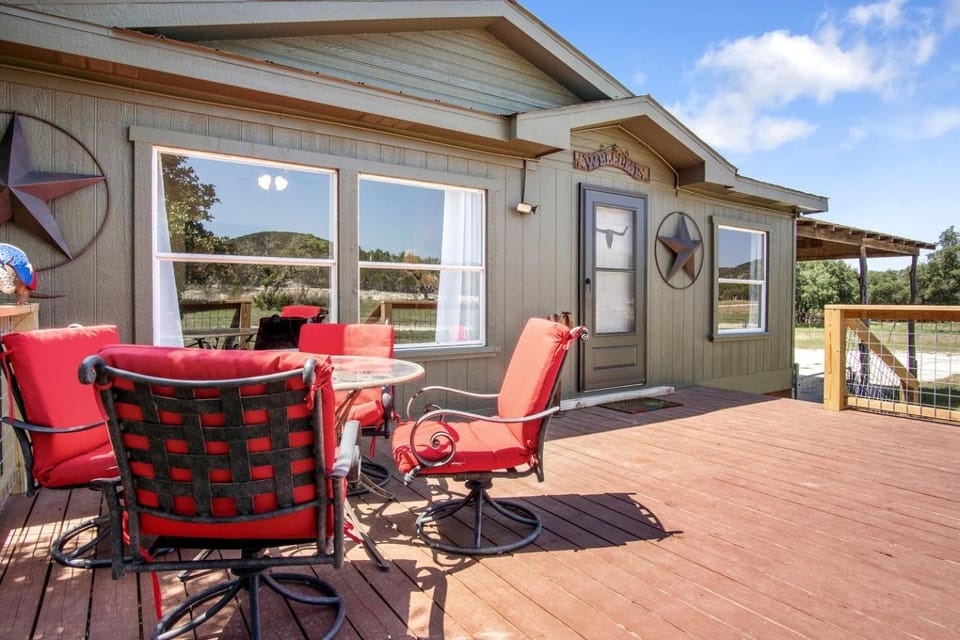 Serene Vacation Rental in the Heart of Texas Hill Country for a Peaceful Getaway in Pipe Creek, Texas House in Pipe Creek