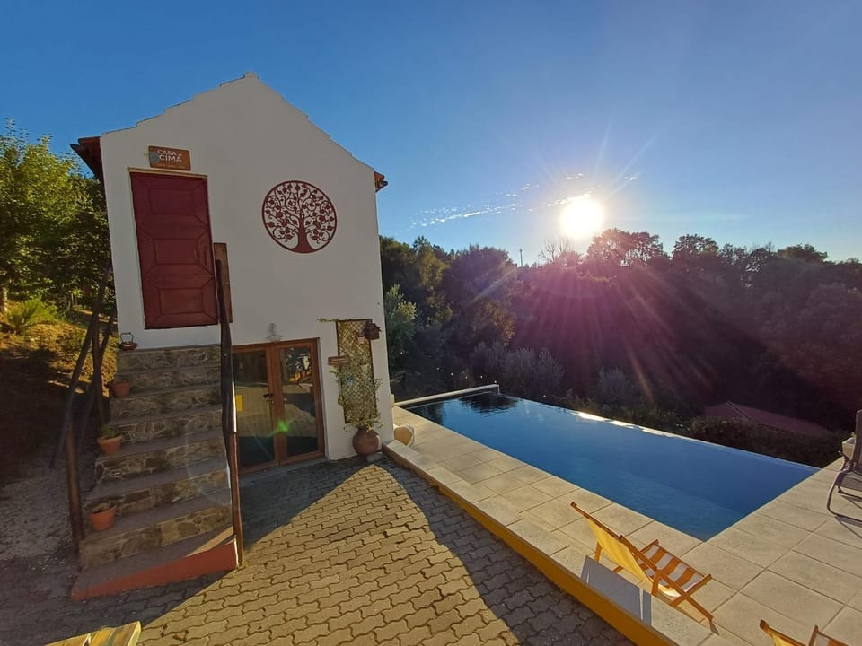 Property building, Communal kitchen, Swimming pool, Swimming pool