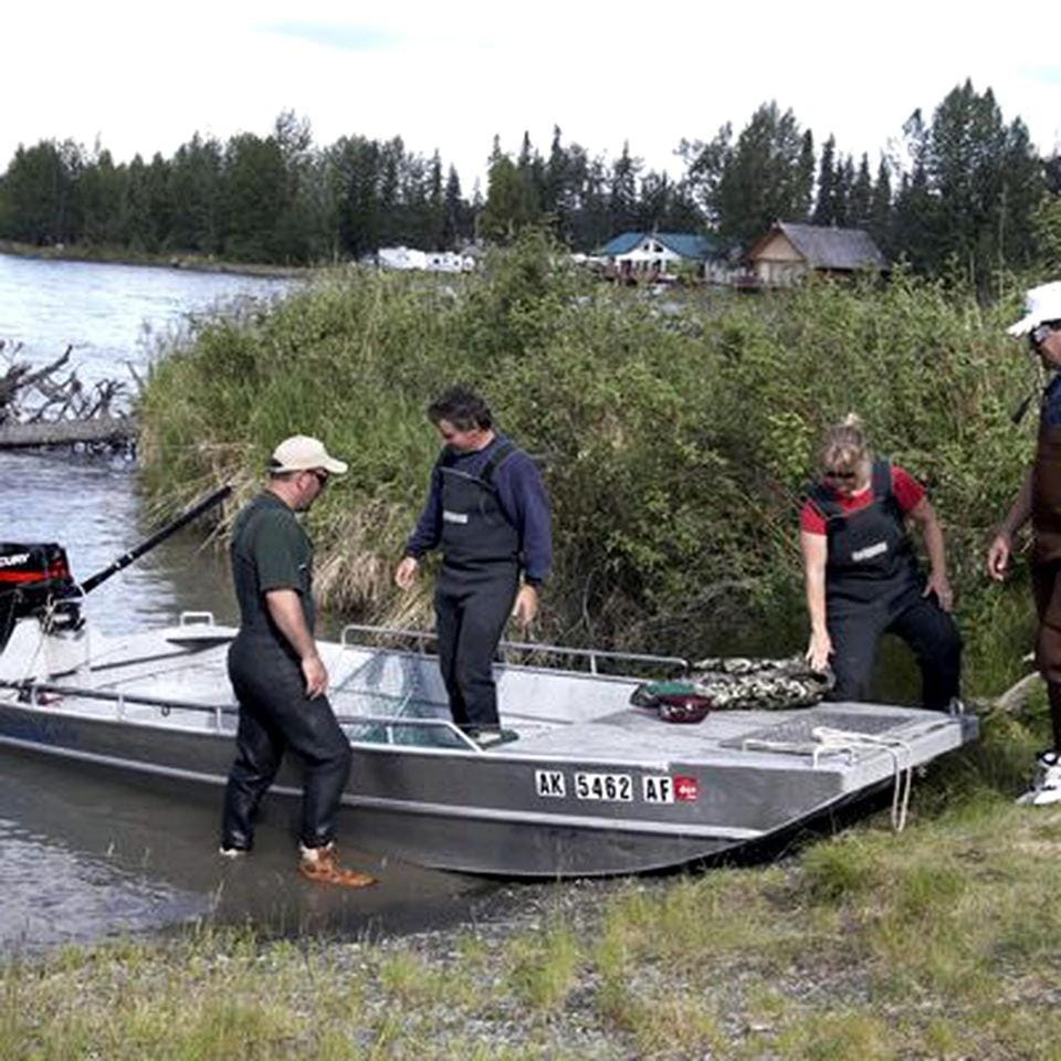 Riverfront Vacation Rental in a Fishing Lodge near Chugach National Forest, Alaska House in Sterling