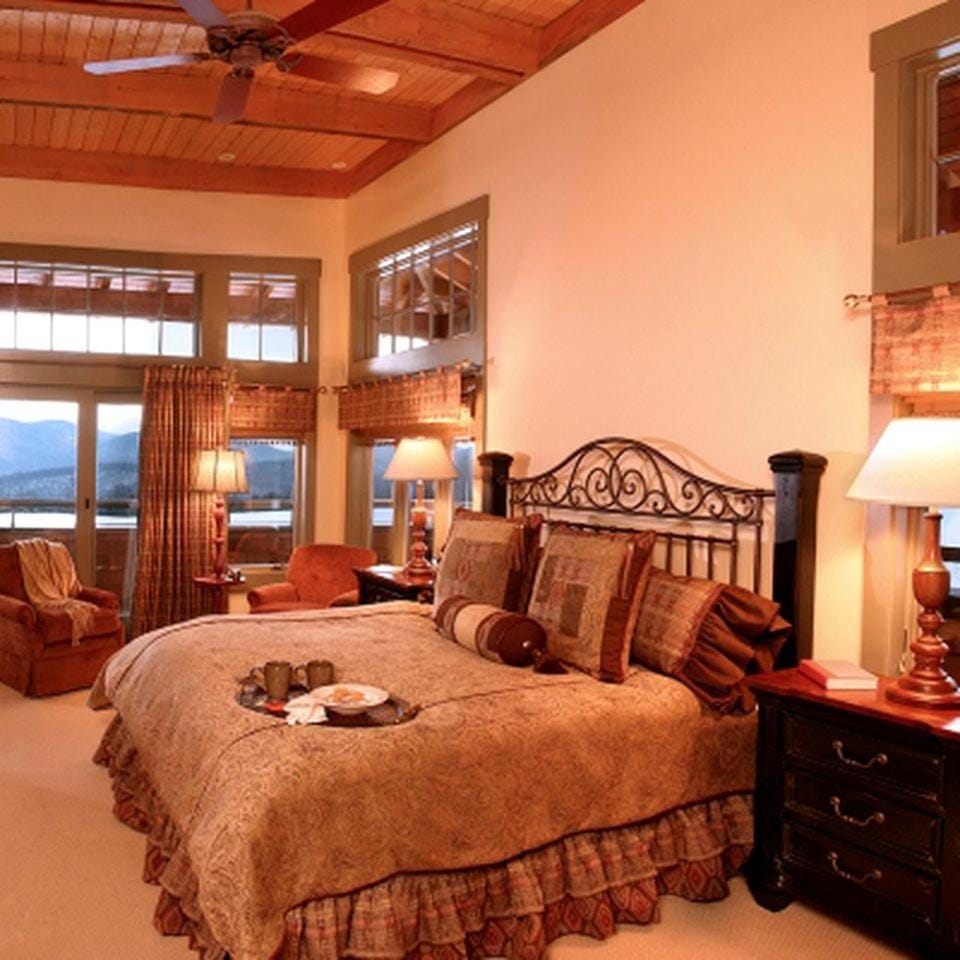 Cabin with Five Fireplaces and Luxurious Amenities for a Getaway to Chittenden, Vermont Cabin in Chittenden