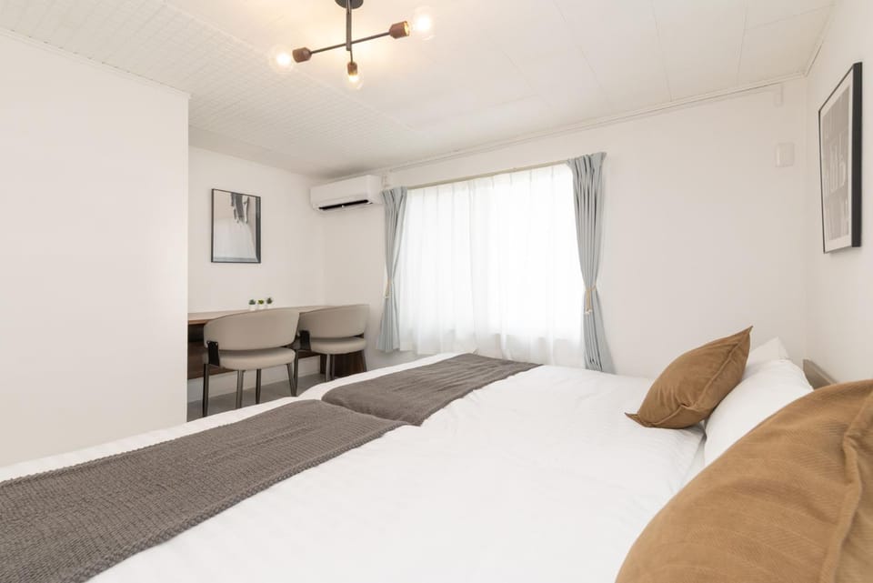 Bed, Bedroom, air conditioner