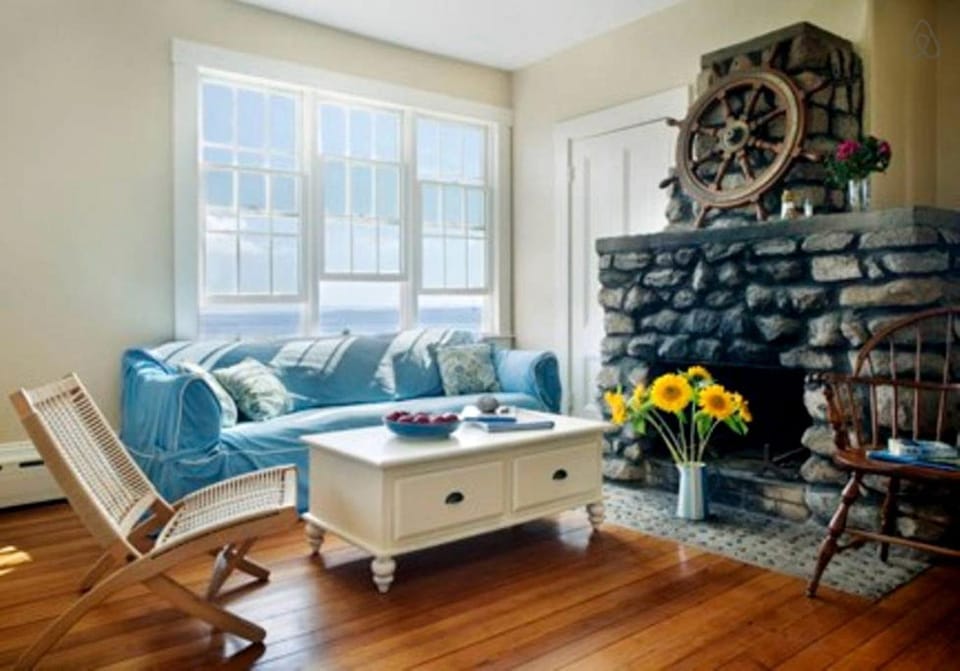 Historic Lighthouse Cottage Rental with a Secluded Beach in Pocasset, Massachusetts House in Pocasset