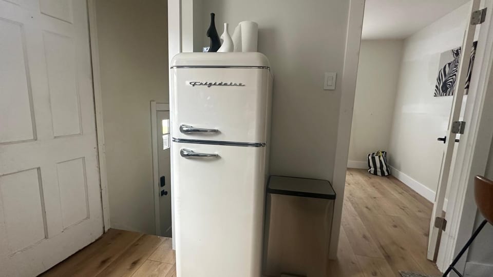 Comfortable Private Room Shared Bathroom Vacation rental in University City