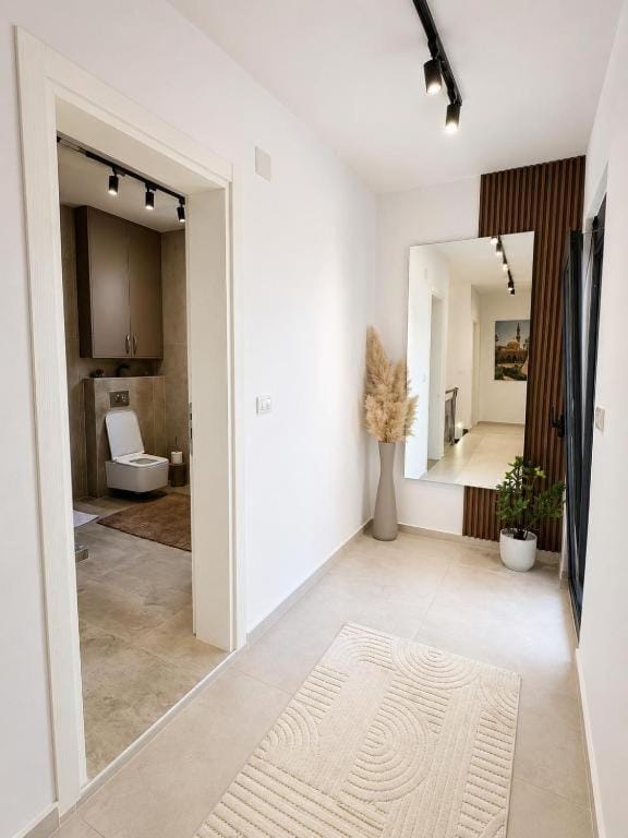 Bathroom, Photo of the whole room, towels