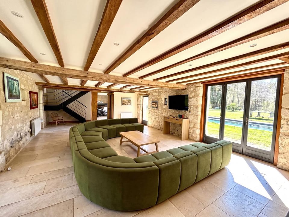 So Villa Moulin Janot 49 - Piscine chauffee - Basket - 2h Nantes - 45 p Villa in Pays de la Loire