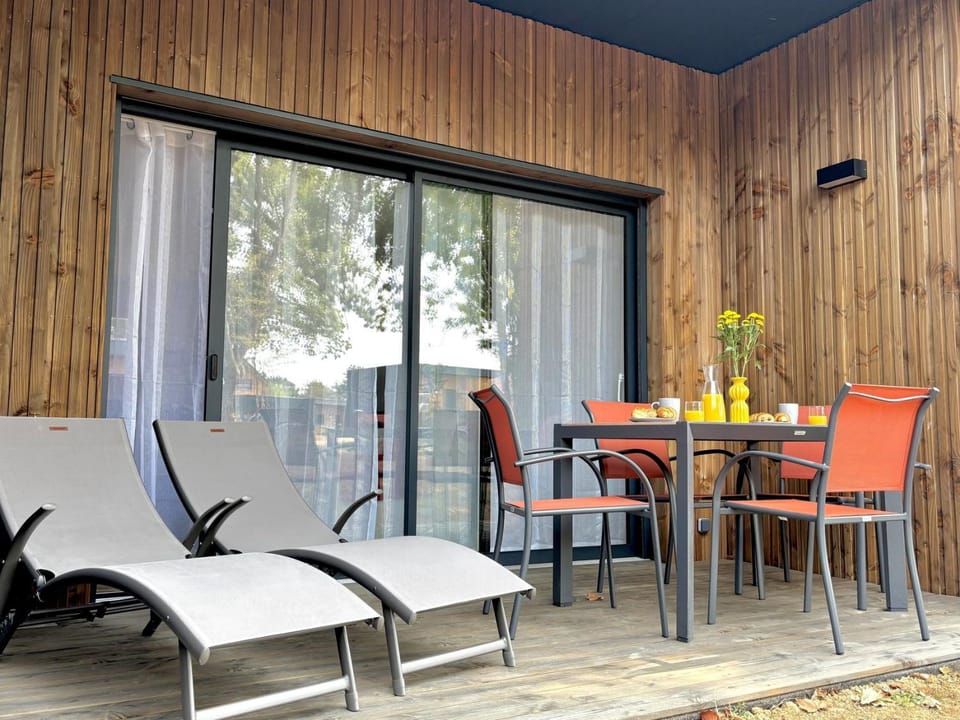 Cottage N°38, Golf et piscine commune, 2 chambres House in Pays de la Loire