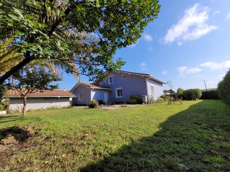 Property building, Day, Garden, Garden, Garden view